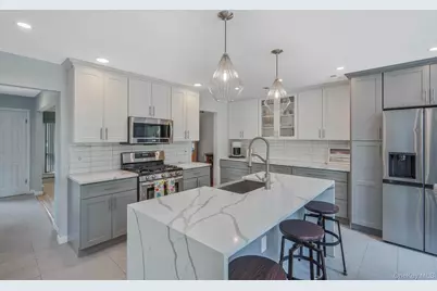 318 Sheep Pasture Road, East Setauket, NY 11733 - Photo 7