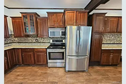 143 N Summit Avenue, Patchogue, NY 11772 - Photo 7