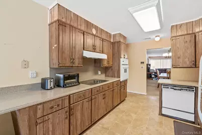 15 Thadford Street, East Northport, NY 11731 - Photo 9