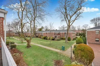 1201 E Broadway #H-23, Hewlett, NY 11557 - Photo 37