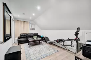 125 Hamlet Rd, Levittown, NY 11756 - Photo 21