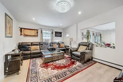 125 Hamlet Road, Levittown, NY 11756 - Photo 17