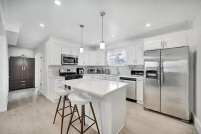 125 Hamlet Road, Levittown, NY 11756 - Photo 7