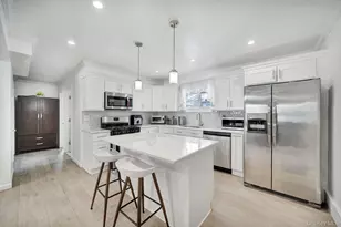 125 Hamlet Rd, Levittown, NY 11756 - Photo 7