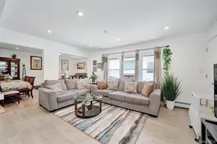 125 Hamlet Rd, Levittown, NY 11756 - Photo 5