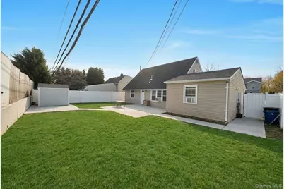 125 Hamlet Road, Levittown, NY 11756 - Photo 25