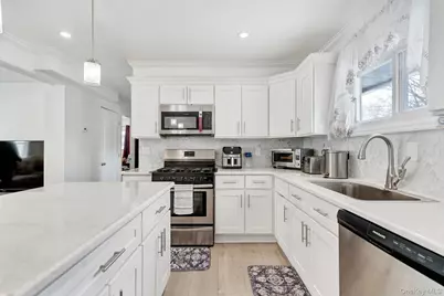 125 Hamlet Road, Levittown, NY 11756 - Photo 11