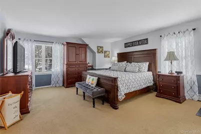 251 Vineyard Road, Huntington, NY 11743 - Photo 15