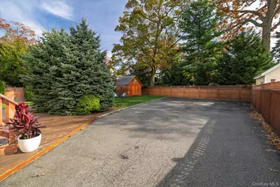 76 Driscoll Avenue, Rockville Centre, NY 11570 - Photo 35