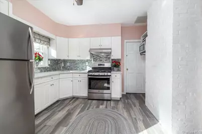 76 Driscoll Avenue, Rockville Centre, NY 11570 - Photo 17