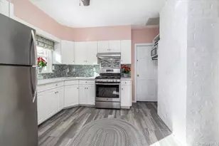 76 Driscoll Ave, Rockville Centre, NY 11570 - Photo 17