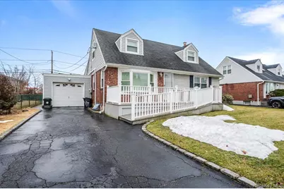 1674 Kroll Road, East Meadow, NY 11554 - Photo 25