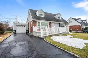 1674 Kroll Rd, East Meadow, NY 11554 - Photo 25