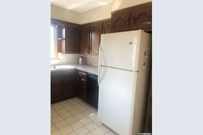 220 Pershing Parkway, Mineola, NY 11501 - Photo 5