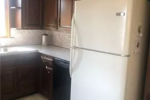 220 Pershing Pkwy, Mineola, NY 11501 - Photo 5