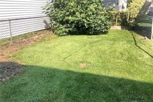 220 Pershing Pkwy, Mineola, NY 11501 - Photo 17