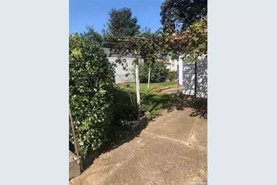 220 Pershing Parkway, Mineola, NY 11501 - Photo 15