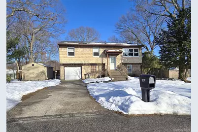 167 Avenue C, Holbrook, NY 11741 - Photo 1