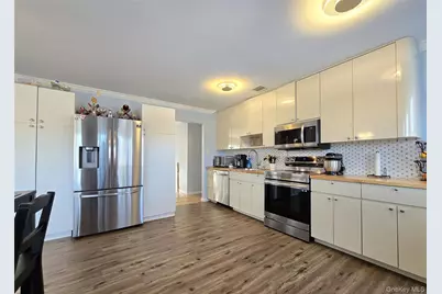 167 Avenue C, Holbrook, NY 11741 - Photo 3