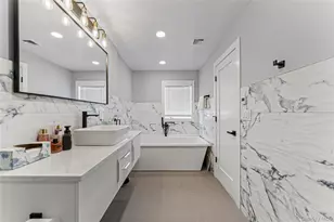 207 Pershing Pkwy, Mineola, NY 11501 - Photo 17