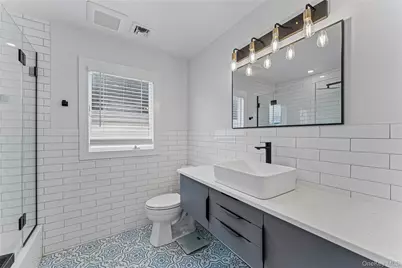 207 Pershing Parkway, Mineola, NY 11501 - Photo 15