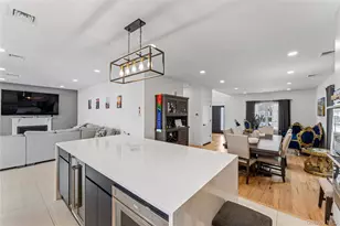 207 Pershing Pkwy, Mineola, NY 11501 - Photo 13