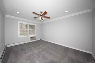 19 Pickwick Ln, North Babylon, NY 11703 - Photo 5