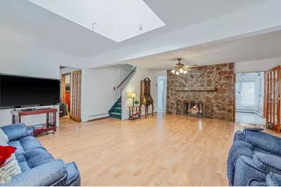 22 Mercury Lane, Levittown, NY 11756 - Photo 13