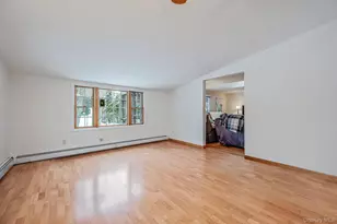 22 Mercury Ln, Levittown, NY 11756 - Photo 9