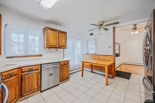 22 Mercury Ln, Levittown, NY 11756 - Photo 17