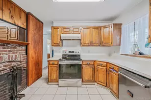 22 Mercury Ln, Levittown, NY 11756 - Photo 19