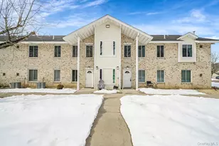 30 El Camino Ct, Coram, NY 11727 - Photo 3