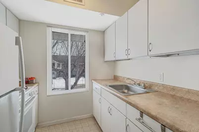 30 El Camino Ct #30, Coram, NY 11727 - Photo 7