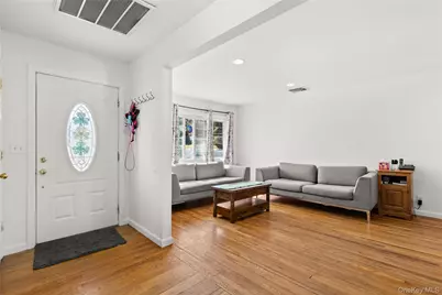 18 Wexford Street, Huntington, NY 11743 - Photo 7