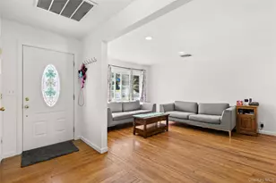 18 Wexford St, Huntington, NY 11743 - Photo 7