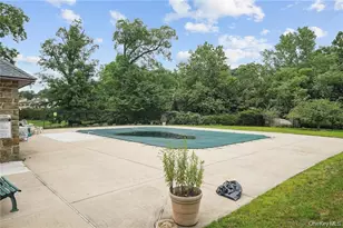 12 Chippewa Ct, Suffern, NY 10901 - Photo 45