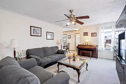 269-15 Union Turnpike, New Hyde Park, NY 11040 - Photo 17