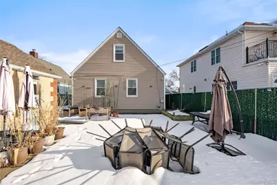 269-15 Union Turnpike, New Hyde Park, NY 11040 - Photo 39