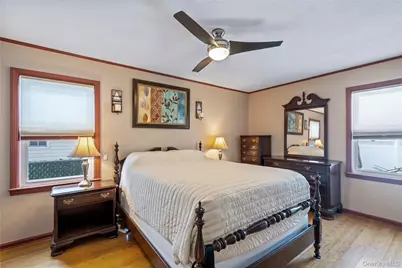 269-15 Union Turnpike, New Hyde Park, NY 11040 - Photo 21