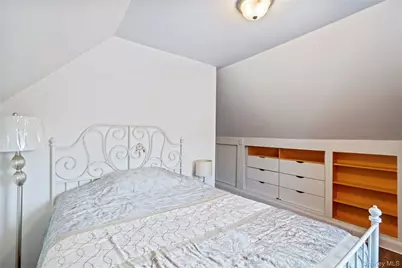 269-15 Union Turnpike, New Hyde Park, NY 11040 - Photo 29