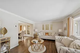 35 St Johns Pl, West Babylon, NY 11704 - Photo 13