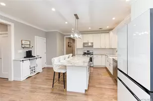 72 W Marine Ave, Lindenhurst, NY 11757 - Photo 9