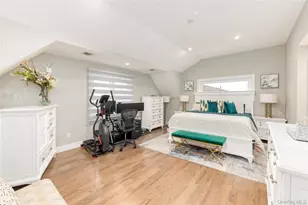 72 W Marine Ave, Lindenhurst, NY 11757 - Photo 15