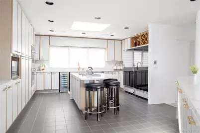 57305 Route 48, Greenport, NY 11944 - Photo 11