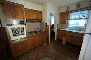 300 Hewlett Ave, Patchogue, NY 11772 - Photo 11