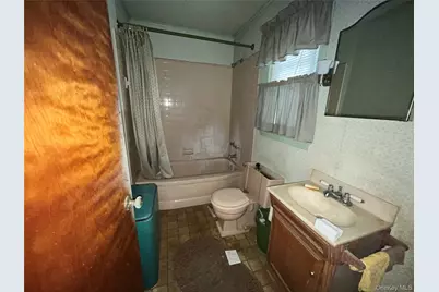 300 Hewlett Avenue, Patchogue, NY 11772 - Photo 9