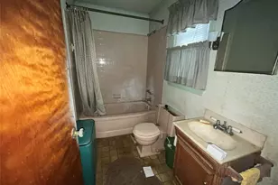 300 Hewlett Ave, Patchogue, NY 11772 - Photo 9