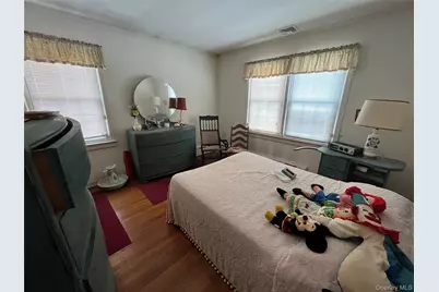 300 Hewlett Avenue, Patchogue, NY 11772 - Photo 5