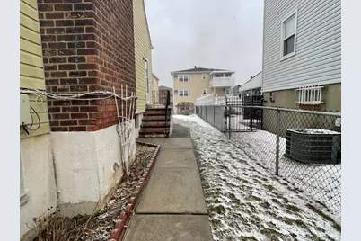 47 Brewster Avenue, Yonkers, NY 10701 - Photo 3