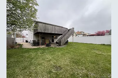 630 S Wellwood Avenue, Lindenhurst, NY 11757 - Photo 17